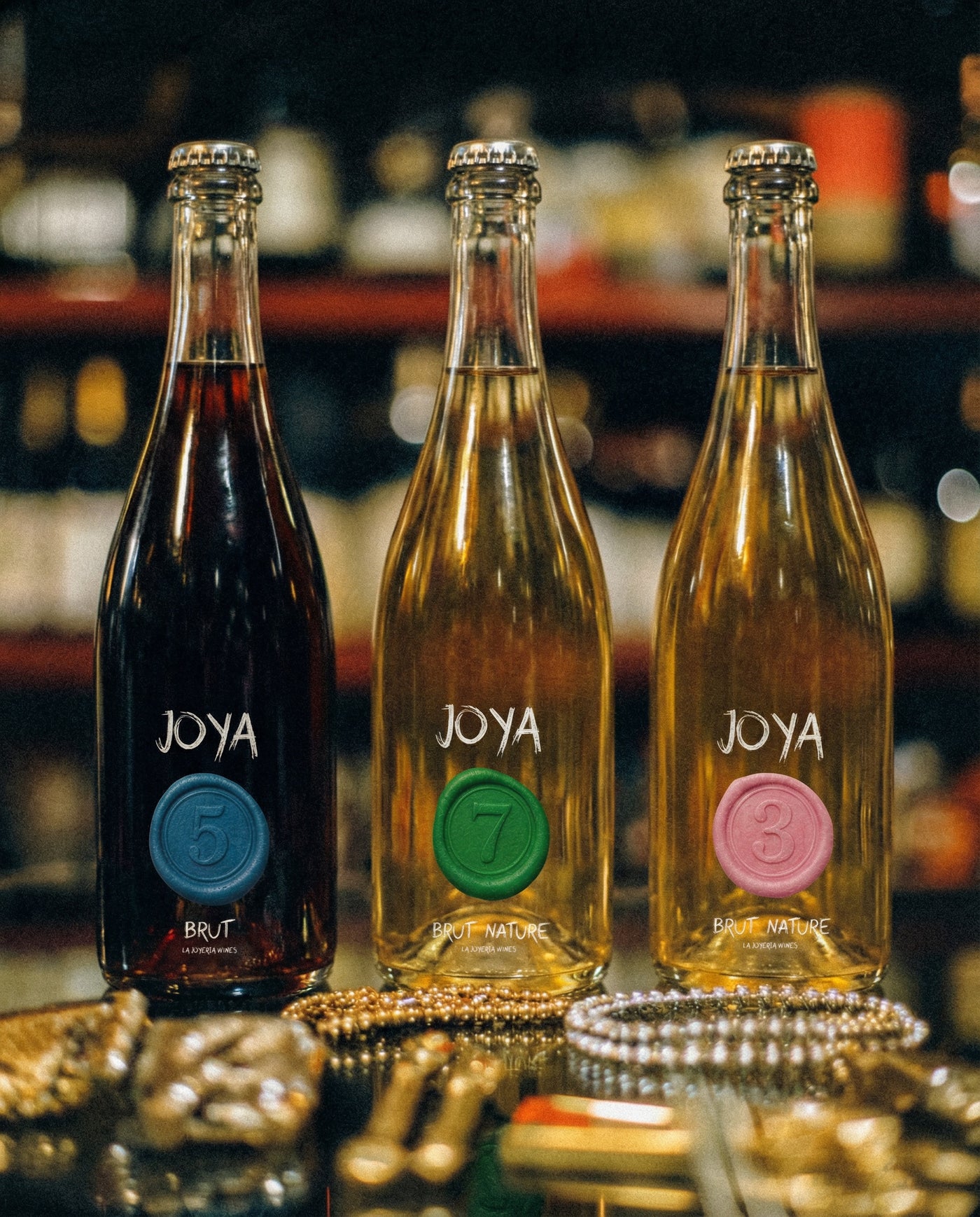 Joyas 5, 7 y 3 en el mostrador de La Joyería